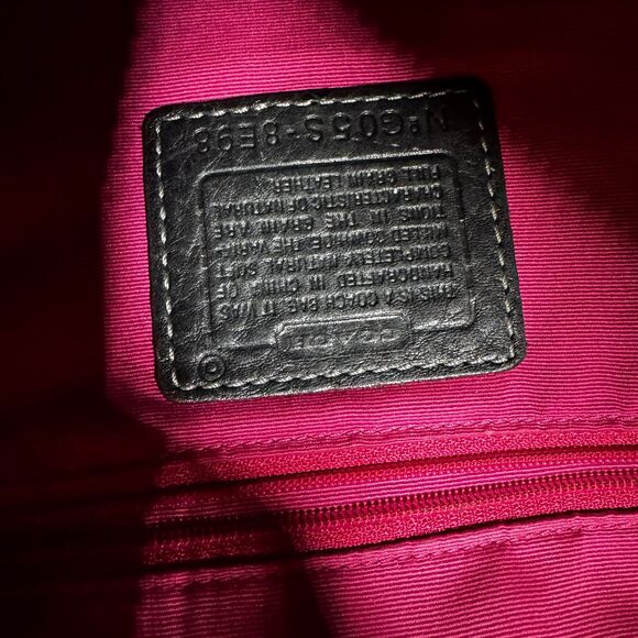 Black Vintage Coach Purse [Item 0056] - Picture 9 of 9